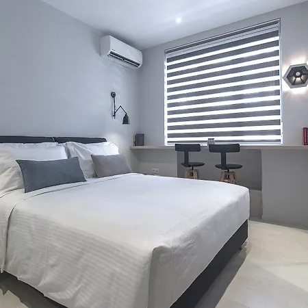 Acropolis Hotel 2*